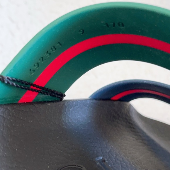 Authentic Gucci Men's Agrado Rubber Double Strap Stripe Slides Sandals - Picture 8 of 16